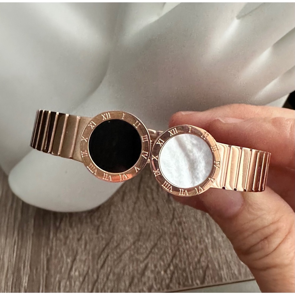 Brand New! Roman Numeral Rose Gold Bracelet - Picture 5 of 8